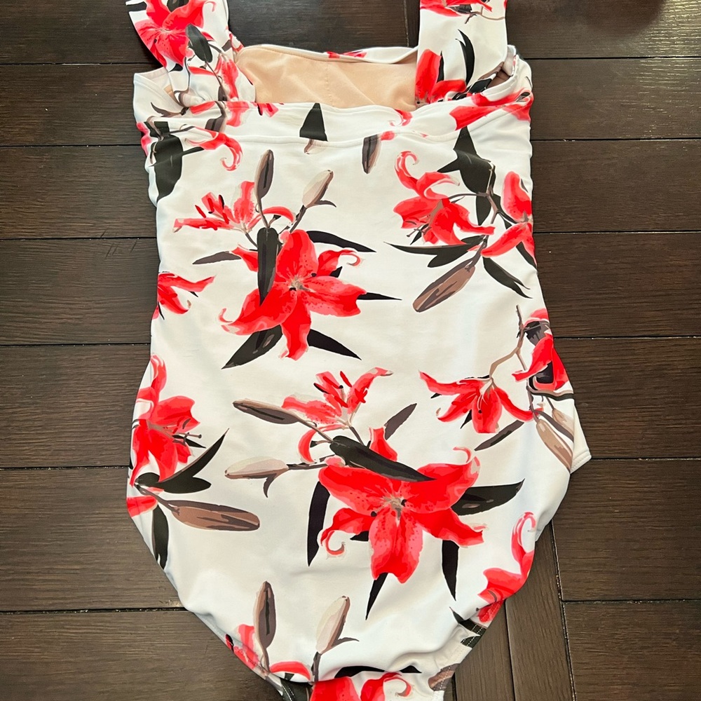 Albion fit Tessa off shoulder. EUC! Size small